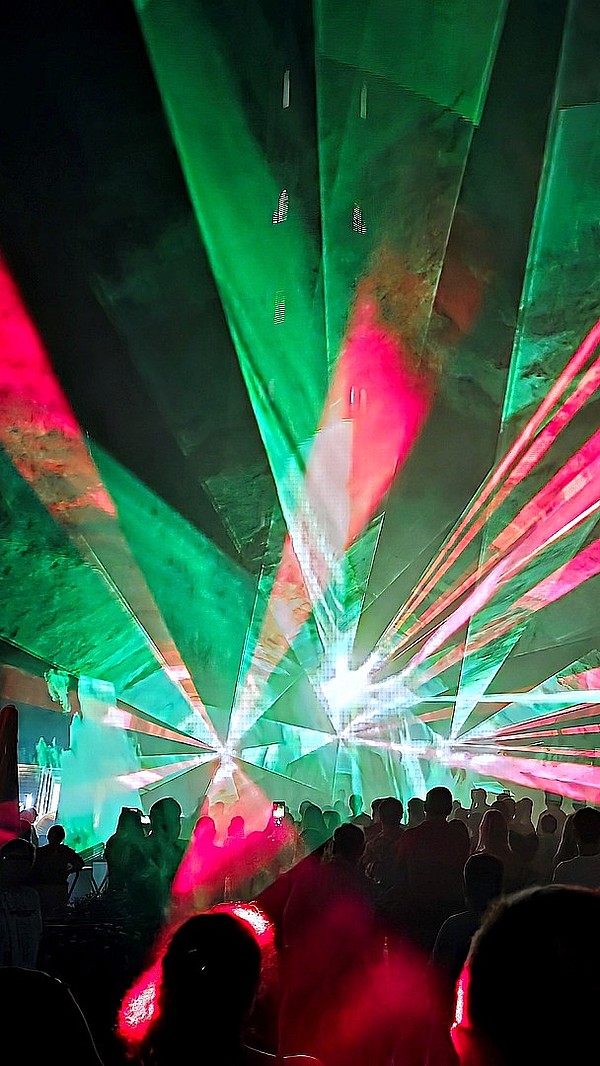 Lasershow_Stadtplatz_Vilshofen_7.jpg 