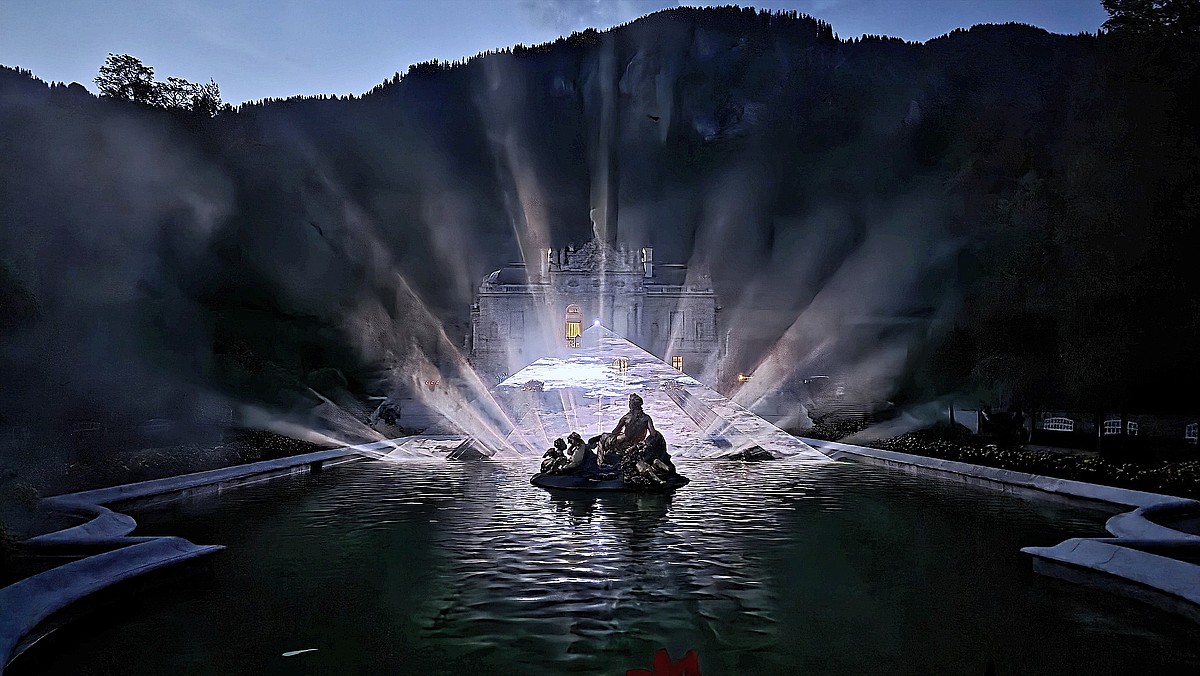 Lichtkunst_Ludwigsnacht_Schloss_Linderhof_4_2025.jpg 