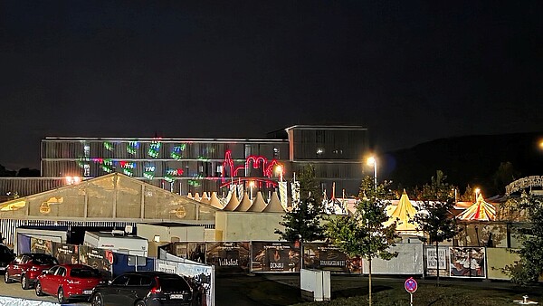 Volksfest_Vilshofen_Lichtkunst_1.jpg 